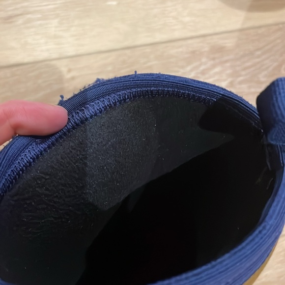 Kid’s Rugged II Muckboot. Winterboot/Waterproof. Size 12. - Picture 13 of 13